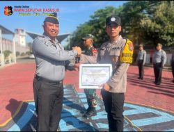 Lapas Narkotika Kelas IIA Pamekasan Kanwil Kemenkumham Jatim Memberikan Piagam Penghargaan kepada Instansi Eksternal atas Kerjasama dalam Pembinaan Warga Binaan