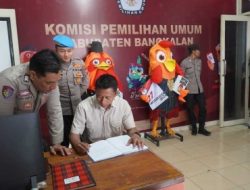 Mendekati Hari Pencoblosan, Polres Bangkalan Tingkatkan Patroli dan Penjagaan Kantor KPU dan Bawaslu