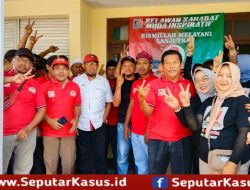 Blusukan di Pasar Sattoan, Fauzi Ditemani Relawan Sahabat Muda Inspiratif