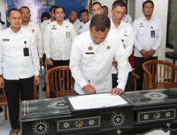 Tegaskan Komitmen Berantas Narkoba, HP, dan Barang Terlarang, Lapas I Madiun Laksanakan Penandatanganan Komitmen Bersama
