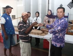 Jumat Penuh Berkah, Lapas I Madiun Ajak Makan Bersama dan Berbagi dengan Masyarakat Sekitar