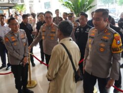 Kapolri Sidak Posko Mudik di Stasiun Surabaya Gubeng