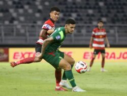 Derbi Suramadu Memanas, Madura United Bungkam Persebaya Surabaya 2-1 di GBT
