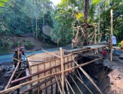 Sinergi TNI dan Masyarakat Percepat Pembangunan Jembatan Perintis Garuda di Jembrana 