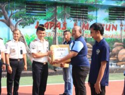 Momentum Apresiasi Prestasi, Kalapas I Madiun Serahkan Hadiah Lomba Kepada Warga Binaan dalam Peringatan Hari Bakti Pemasyarakatan ke-62