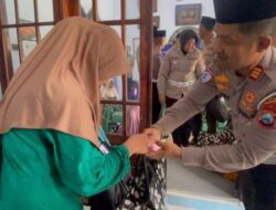 Jumat Berkah Polres Bangkalan, Polantas Hadir Humanis dan Dekat dengan Masyarakat