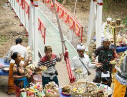 Kibaran Merah Putih Warnai Peresmian Jembatan Perintis Garuda di Sekarkejula Kelod