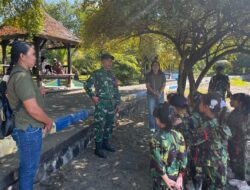 Babinsa Dampingi Edukasi Lingkungan dan Aksi Bersih Pantai TK Kartika VII-15 Jembrana