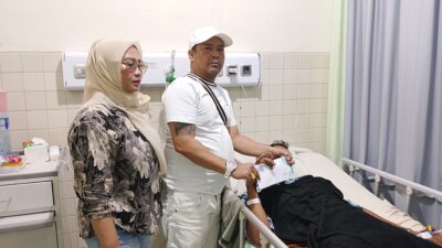 Pimpinan Gabungan Media Online Jenguk Pimpred Beritakasus.com yang Dirawat di RS William Booth Surabaya