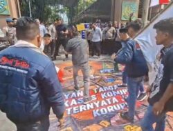 Geger di Kejati Jatim: Aliansi Madura Indonesia Gelar Aksi Simbolik Desak Transparansi Hukum