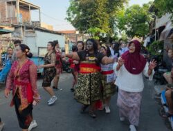 Warga Kapasari Pedukuhan Gelar Karnaval Meriah, Tampilkan Keberagaman Budaya Sambut HUT ke-81 Kemerdekaan RI