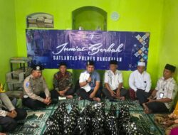 Jumat Berkah Satlantas Polres Bangkalan, Berbagi Sembako dan Pererat Silaturahmi dengan Warga