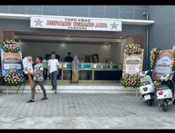 Dapat Apresiasi dari Ketum KWI, Grand Opening Toko Emas Bintang Terang Jaya Sampang Berlangsung Semarak