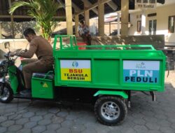 Momen Hari Pelanggan Nasional, PLN UIP JBTB Serahkan Bantuan Motor Pengangkut Sampah untuk Dorong Operasional TPS 3R Desa Tejakula Buleleng